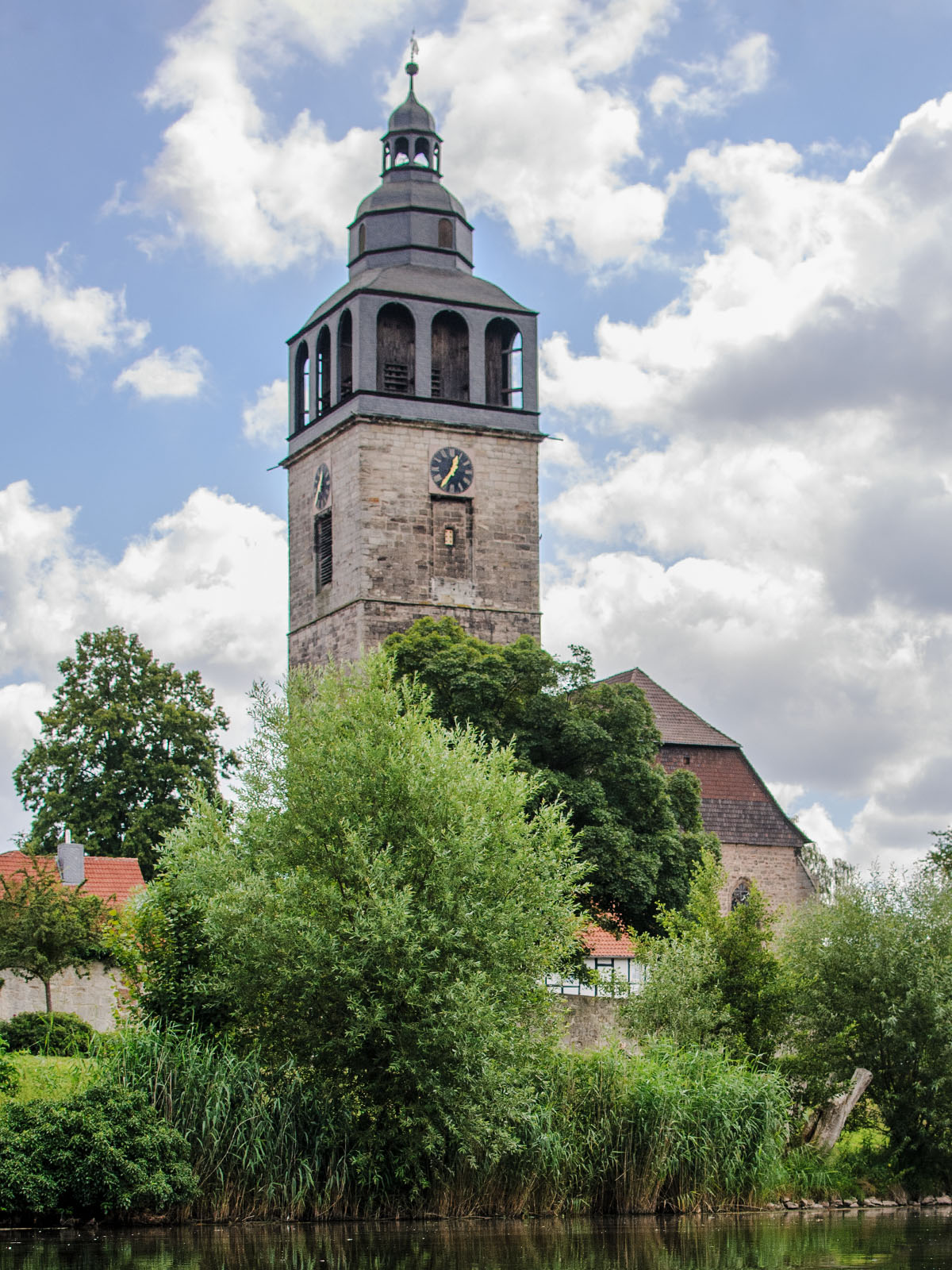 St. Crucis-Kirche (Blick von der Werra)